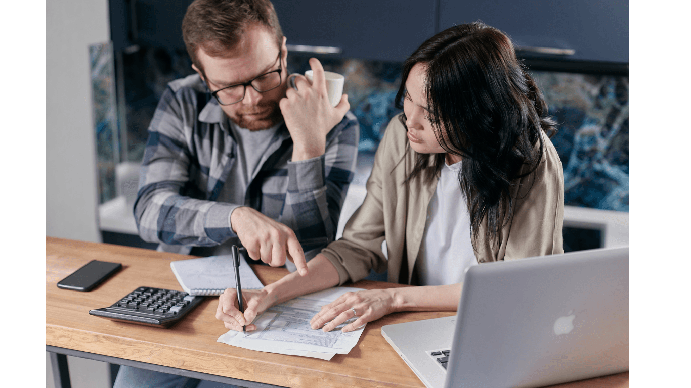 5 Formas Simples de Ahorrar en tus Facturas Mensuales